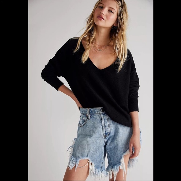 NWT Free People *Harmony* cashmere sweater Black Size Small - Picture 1 of 5